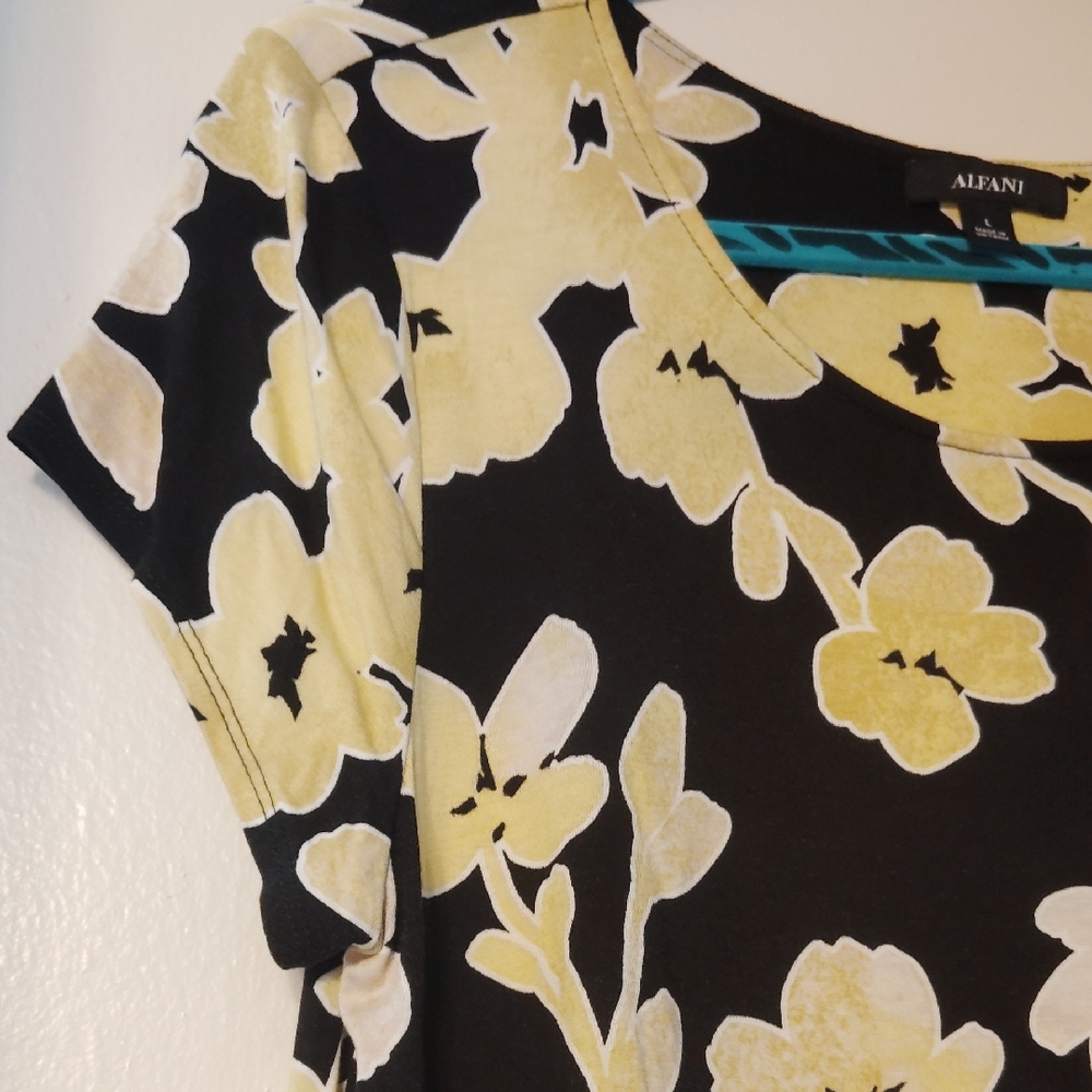 Alfani Yellow and White Floral Short Sleeve Tee - Picture 4 of 6